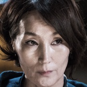 Lee Hye-young sebagai Cha Moon-sook