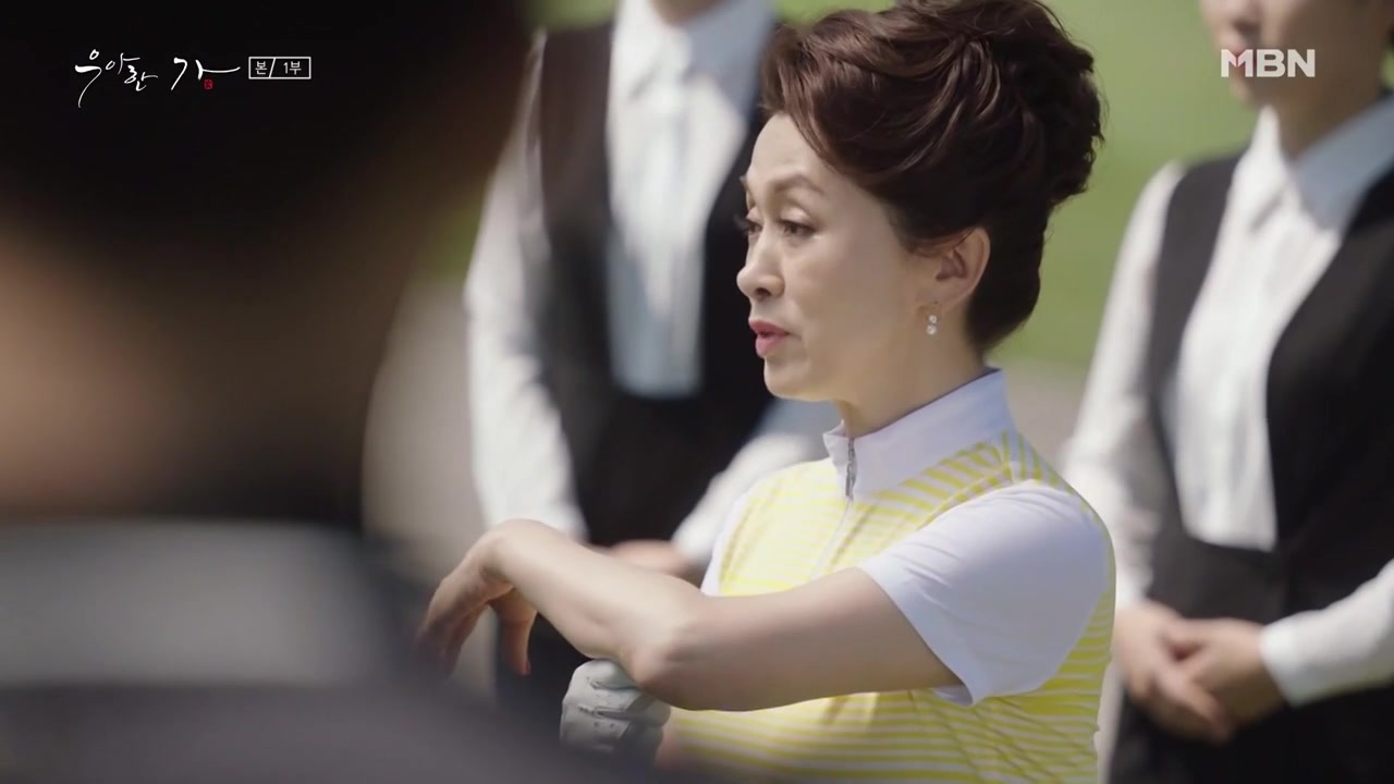 Sinopsis Drama Korea Graceful Family Episode 1 Part 3
