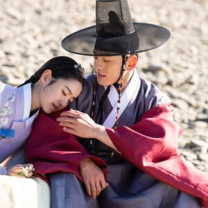 Kim Min-Kyu dan Jin Se-Yeon berada di Ambang Ciuman dalam Selection: The War Between Women