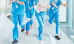 Resident Playbook: Kisah Seru Dokter Residen Muda di Tengah Realita Dunia Medis