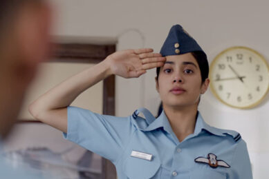 Gunjan Saxena: The Kargil Girl — Potret Perjuangan di Tengah Ketimpangan Gender 5 Gunjan Saxena: The Kargil Girl