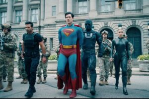 Wajah Seram Ultraman di Trailer Superman