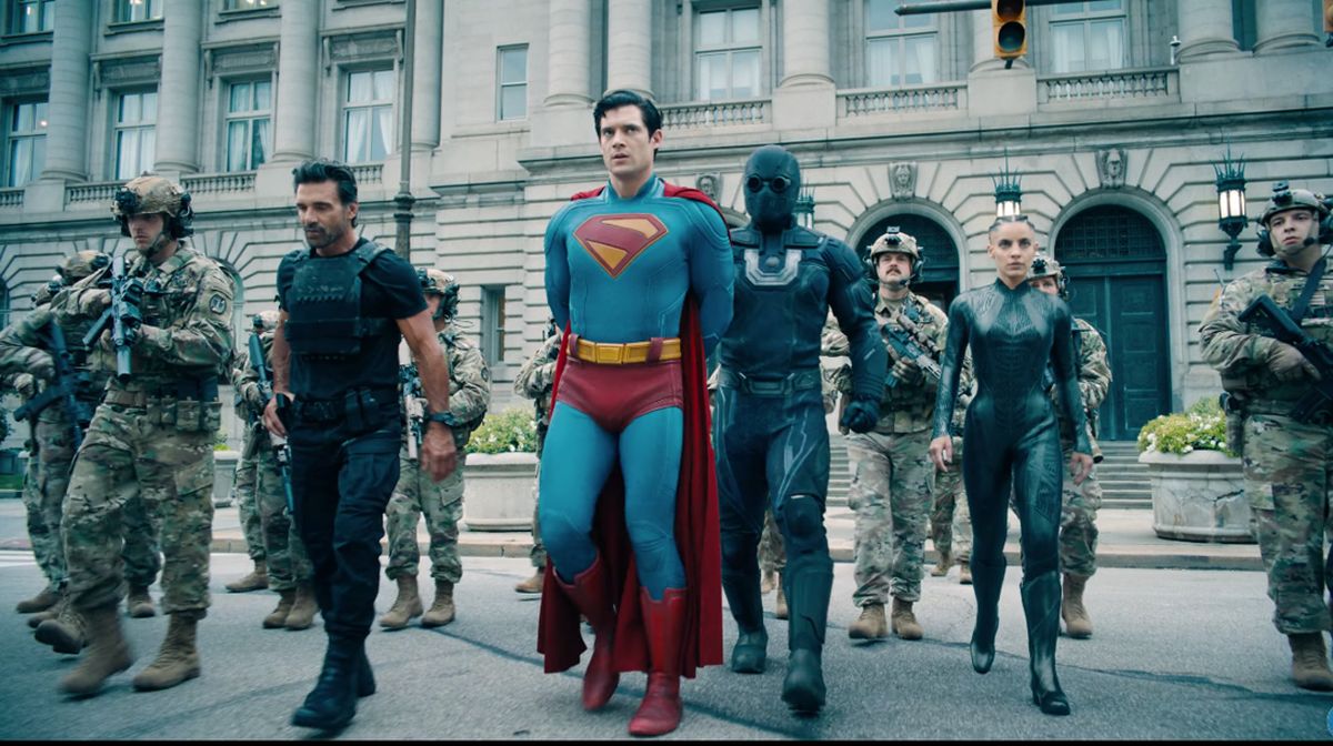 Wajah Seram Ultraman di Trailer Superman